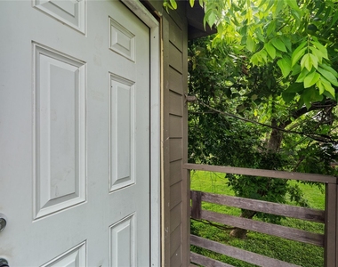 2328 Boss Street - Photo Thumbnail 9