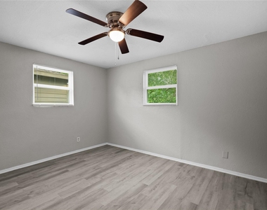 2328 Boss Street - Photo Thumbnail 5