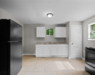 2328 Boss Street - Photo Thumbnail 2