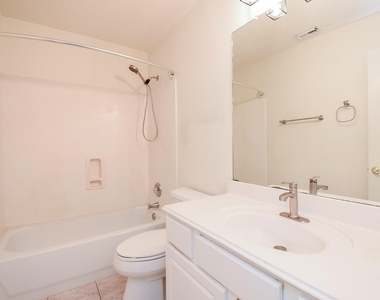 13646 Garden Grove Ct - Photo Thumbnail 25