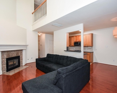 13646 Garden Grove Ct - Photo Thumbnail 4