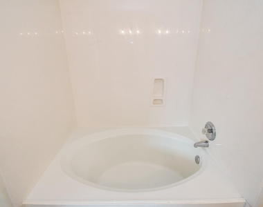 13646 Garden Grove Ct - Photo Thumbnail 16