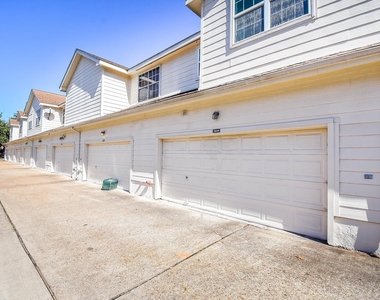 13646 Garden Grove Ct - Photo Thumbnail 31