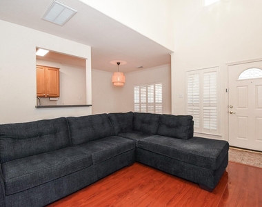 13646 Garden Grove Ct - Photo Thumbnail 5