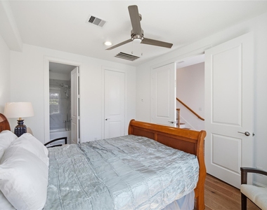 707 Bringhurst Street - Photo Thumbnail 3