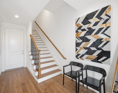 707 Bringhurst Street - Photo Thumbnail 1