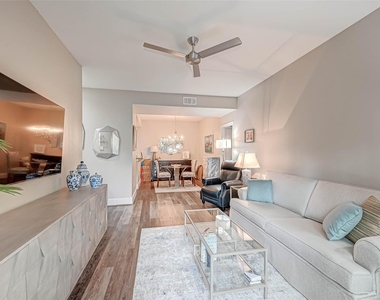 11711 Memorial Drive - Photo Thumbnail 4