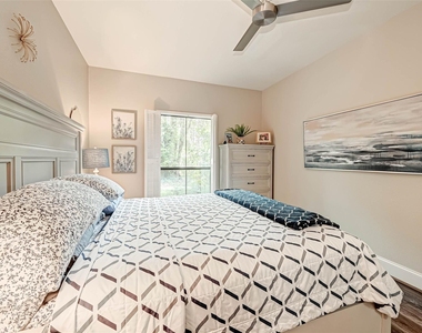 11711 Memorial Drive - Photo Thumbnail 12