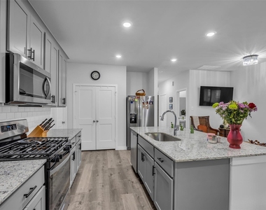 7866 Alset Drive - Photo Thumbnail 10