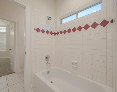 1189 Lovett Street - Photo Thumbnail 13