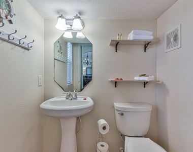1815 28th Street - Photo Thumbnail 10