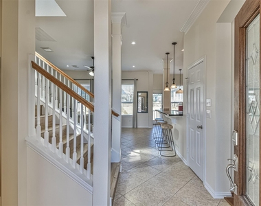 1815 28th Street - Photo Thumbnail 2