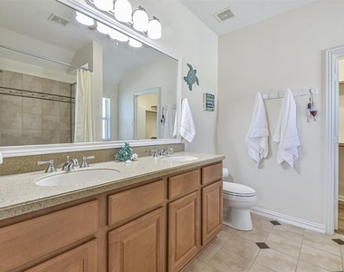 1815 28th Street - Photo Thumbnail 14