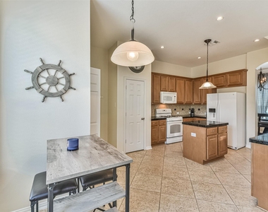 1815 28th Street - Photo Thumbnail 30