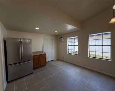 8430 Holiday Lane - Photo Thumbnail 2