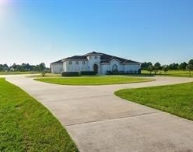 825 Grubbs Road - Photo Thumbnail 3