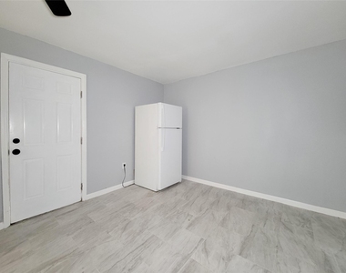5103 Karu Drive - Photo Thumbnail 5