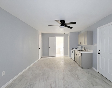 5103 Karu Drive - Photo Thumbnail 13