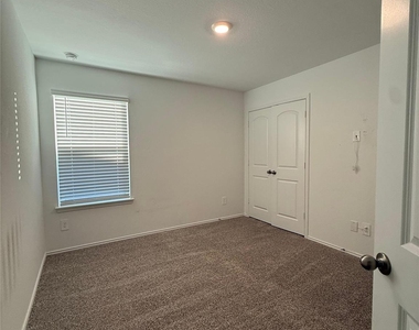 6007 Diamond Vista Court - Photo Thumbnail 17
