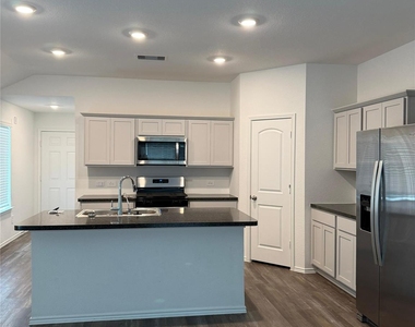 6007 Diamond Vista Court - Photo Thumbnail 2