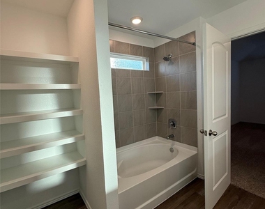6007 Diamond Vista Court - Photo Thumbnail 14
