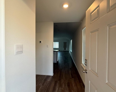6007 Diamond Vista Court - Photo Thumbnail 21