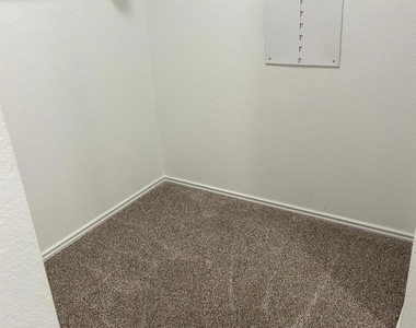 6007 Diamond Vista Court - Photo Thumbnail 6