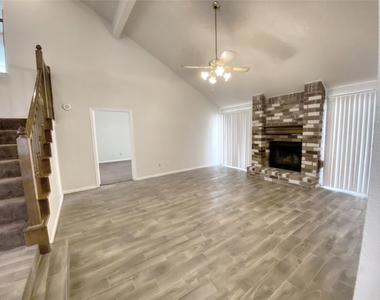 14818 Chetland Place Drive - Photo Thumbnail 5