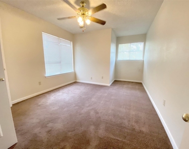 14818 Chetland Place Drive - Photo Thumbnail 18