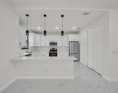 446 Skyland Lane - Photo Thumbnail 4