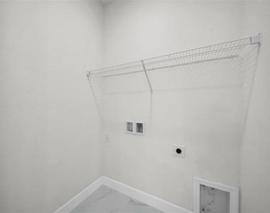 446 Skyland Lane - Photo Thumbnail 8