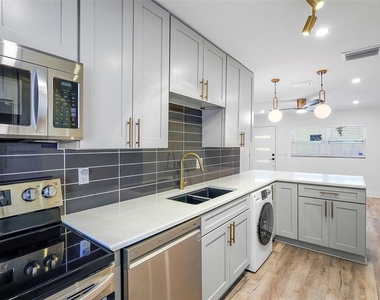 779 12th Ave N - Photo Thumbnail 2