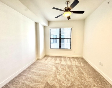 2303 Mid Ln Lane - Photo Thumbnail 15