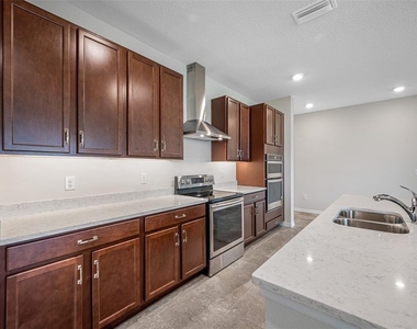 11810 Tetrafin Drive - Photo Thumbnail 4