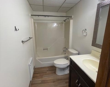 1115 Wheeler Avenue - Photo Thumbnail 12