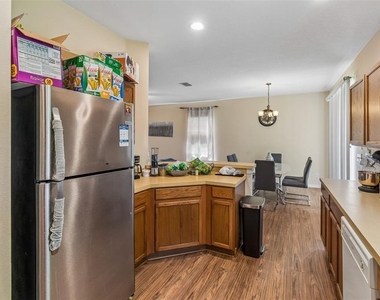 2401 Silvermoss Drive - Photo Thumbnail 15