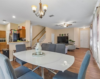 2401 Silvermoss Drive - Photo Thumbnail 10