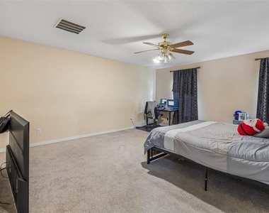2401 Silvermoss Drive - Photo Thumbnail 31