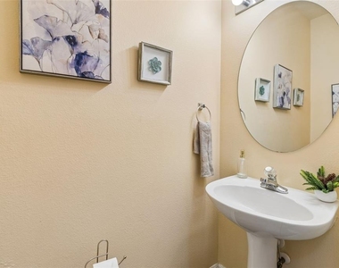 2401 Silvermoss Drive - Photo Thumbnail 20