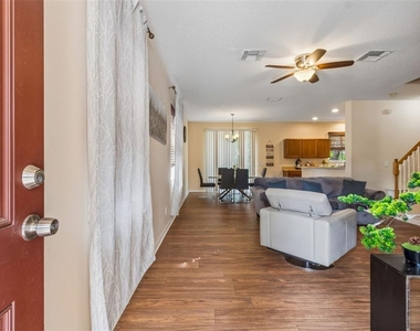 2401 Silvermoss Drive - Photo Thumbnail 4