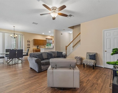 2401 Silvermoss Drive - Photo Thumbnail 5