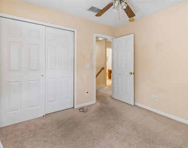 2401 Silvermoss Drive - Photo Thumbnail 28