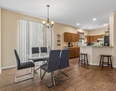 2401 Silvermoss Drive - Photo Thumbnail 9