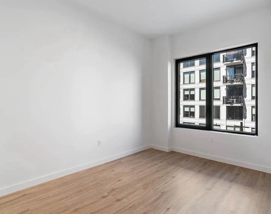 161 Lenox Road - Photo Thumbnail 4