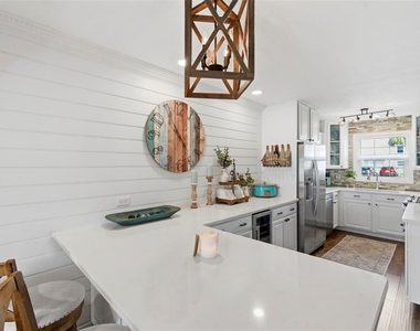 4751 Coquina Key Drive Se - Photo Thumbnail 3