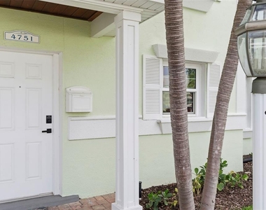 4751 Coquina Key Drive Se - Photo Thumbnail 1