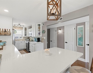 4751 Coquina Key Drive Se - Photo Thumbnail 8