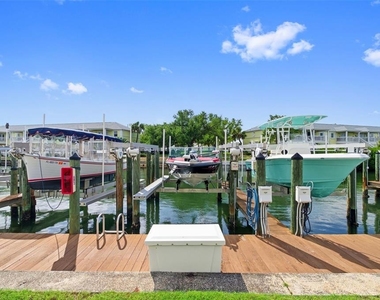 4751 Coquina Key Drive Se - Photo Thumbnail 46