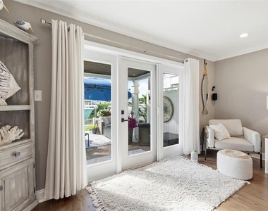 4751 Coquina Key Drive Se - Photo Thumbnail 13