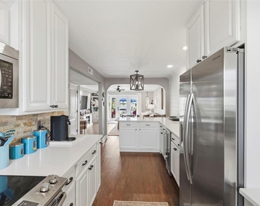 4751 Coquina Key Drive Se - Photo Thumbnail 11